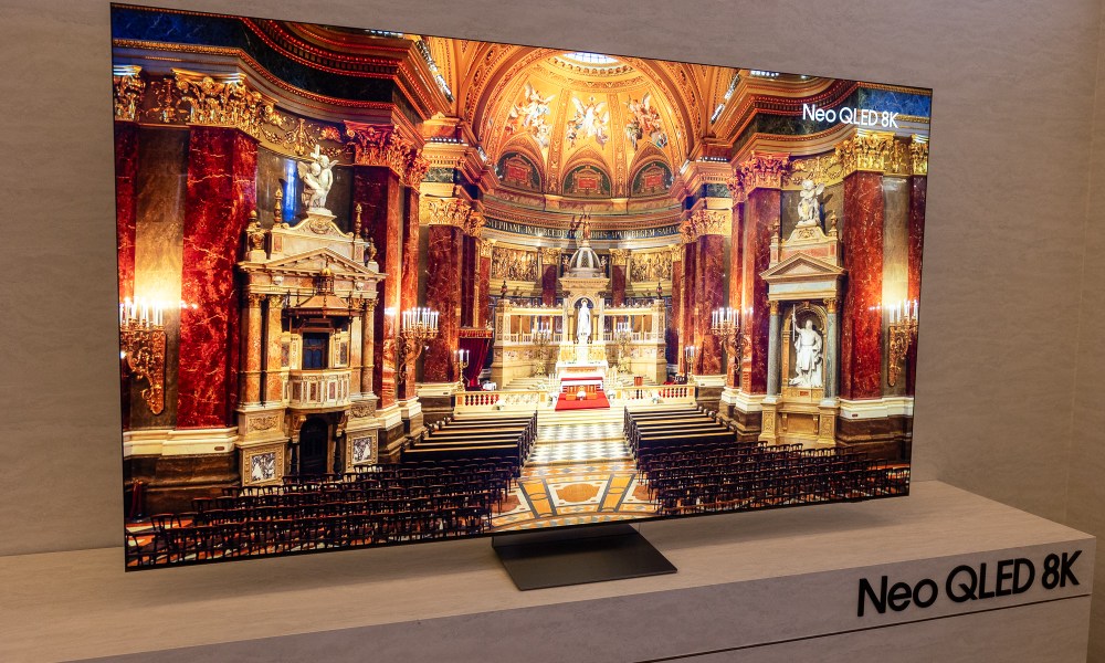 2024 Samsung Neo QLED 8K TV.