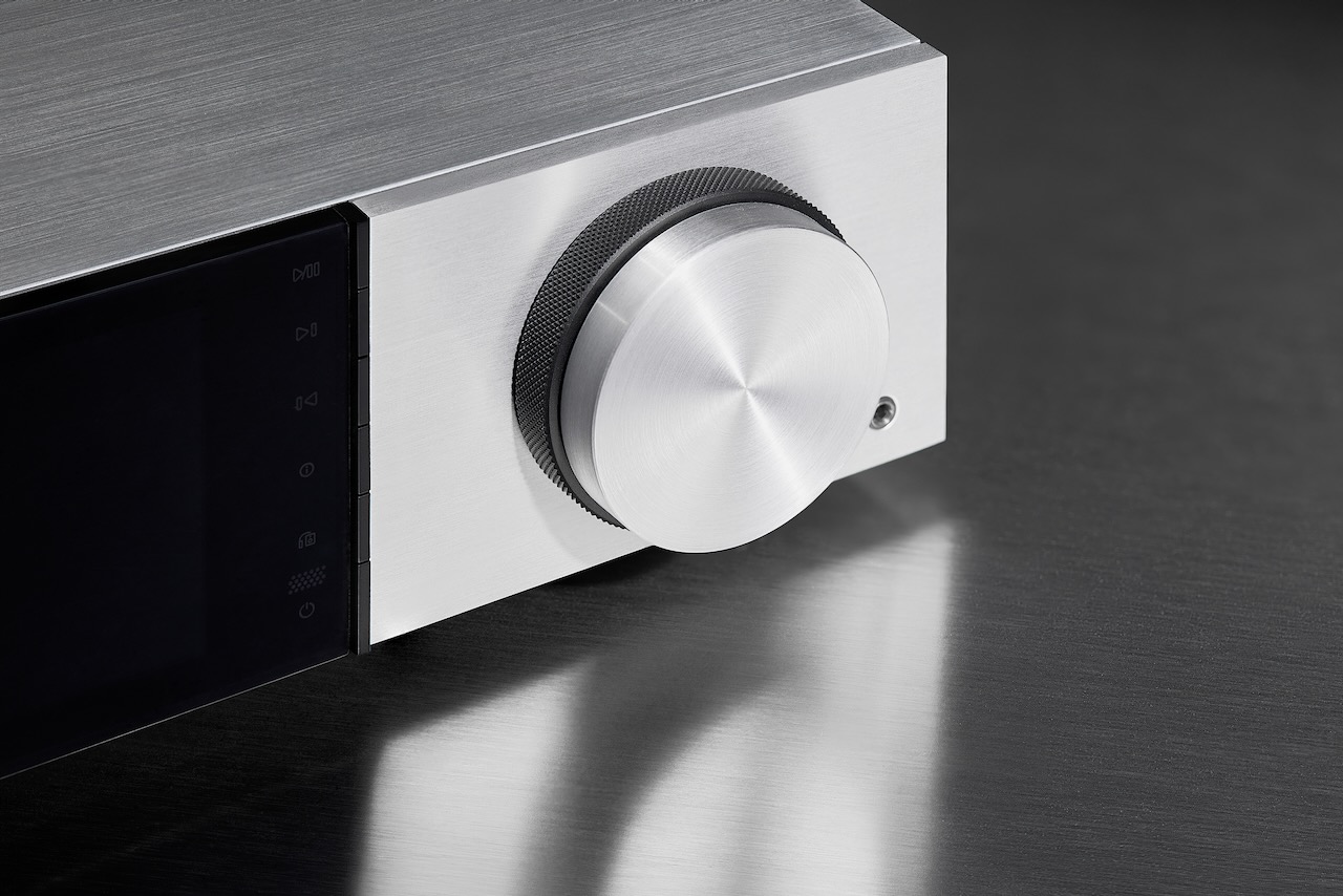 The volume dial of the Cambridge Audio Evo 150 DeLorean Edition integrated amplifier and network streamer.