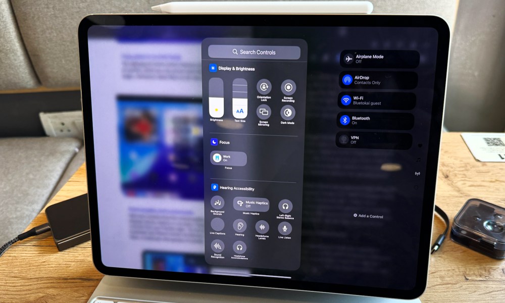 Adding new tools to control center in iPadOS 18