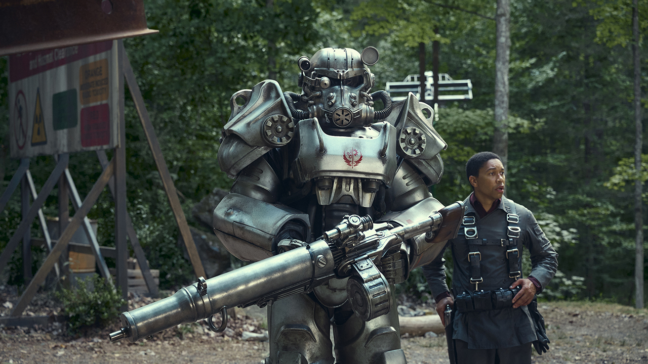 Maximus from Fallout with a soldier in the Amazon Prime Video series.