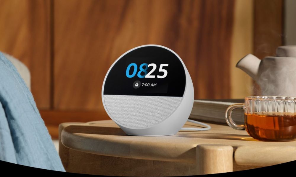 The Echo Spot showing the time.