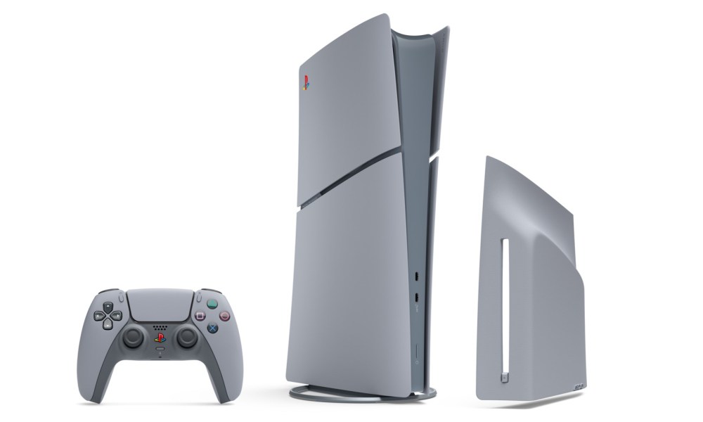 A PlayStation 30th anniversary DualsSense, PlayStation 5 Slim, and disc drive displayed in front of a white background.