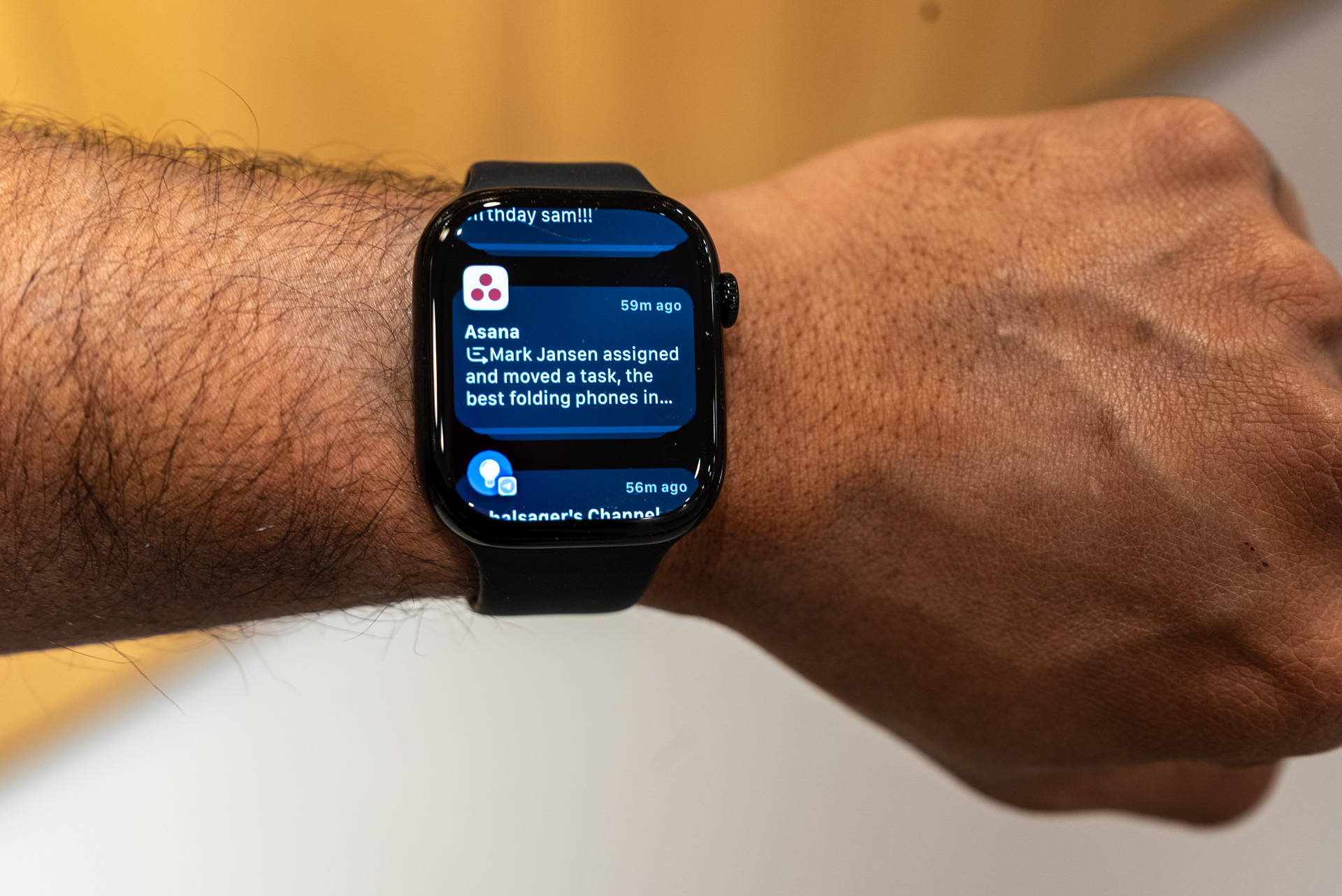 Apple Intelligence Notification Summary on Apple Watch Series 10