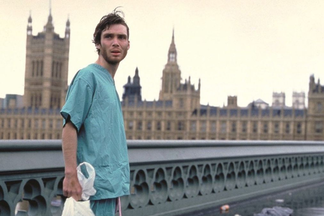 Cillian Murphy stands in an abandoned London in 28 Days Later.